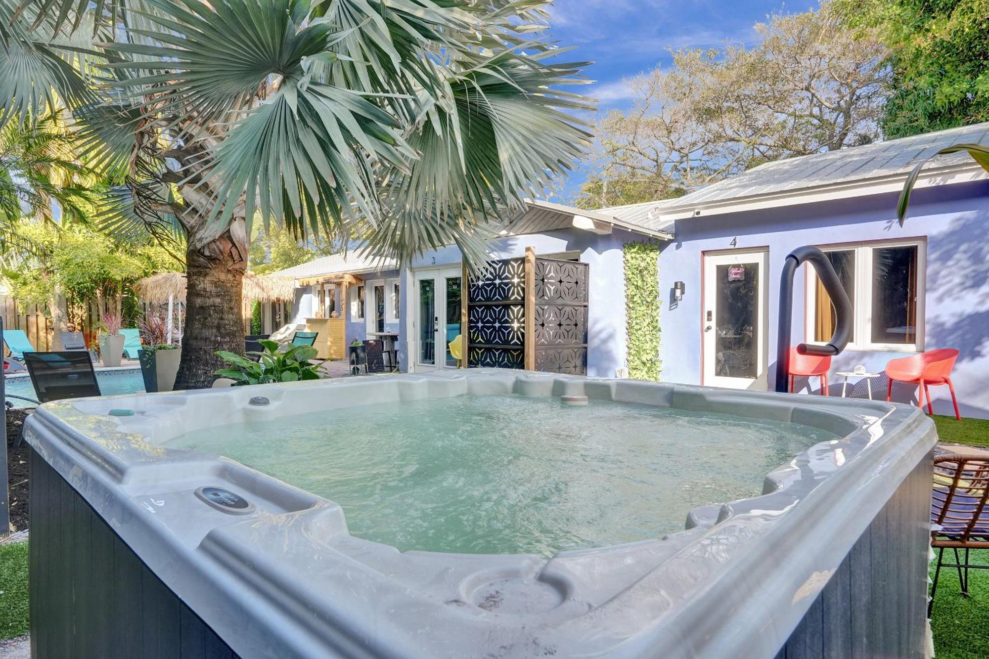 Kiki 3 - Men'S Clothing Optional Guest Houses Wilton Manors Экстерьер фото