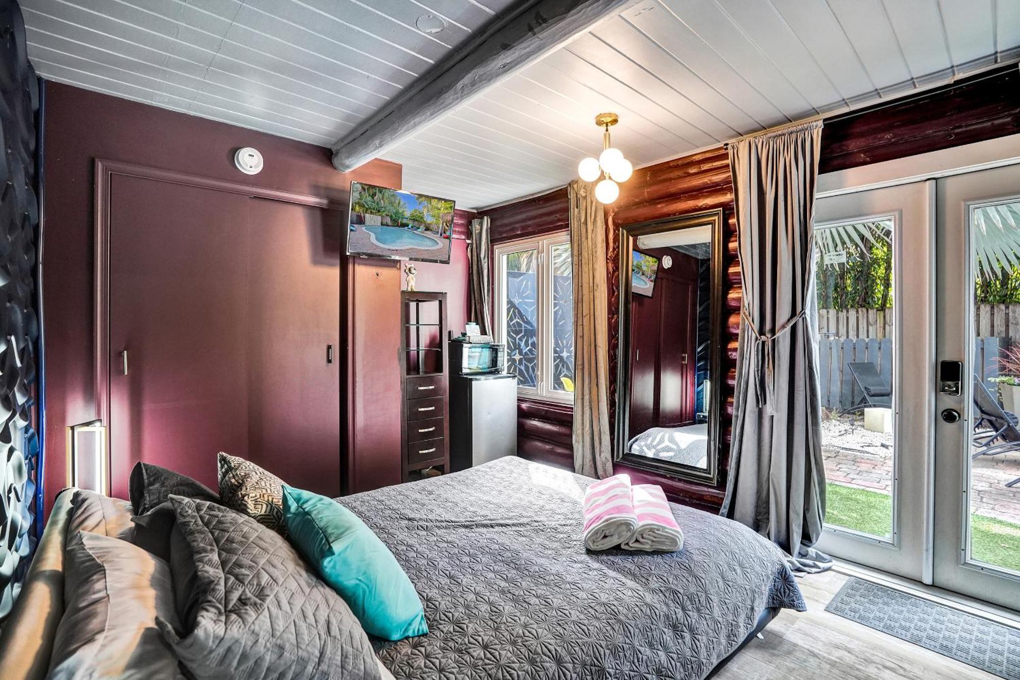 Kiki 3 - Men'S Clothing Optional Guest Houses Wilton Manors Экстерьер фото