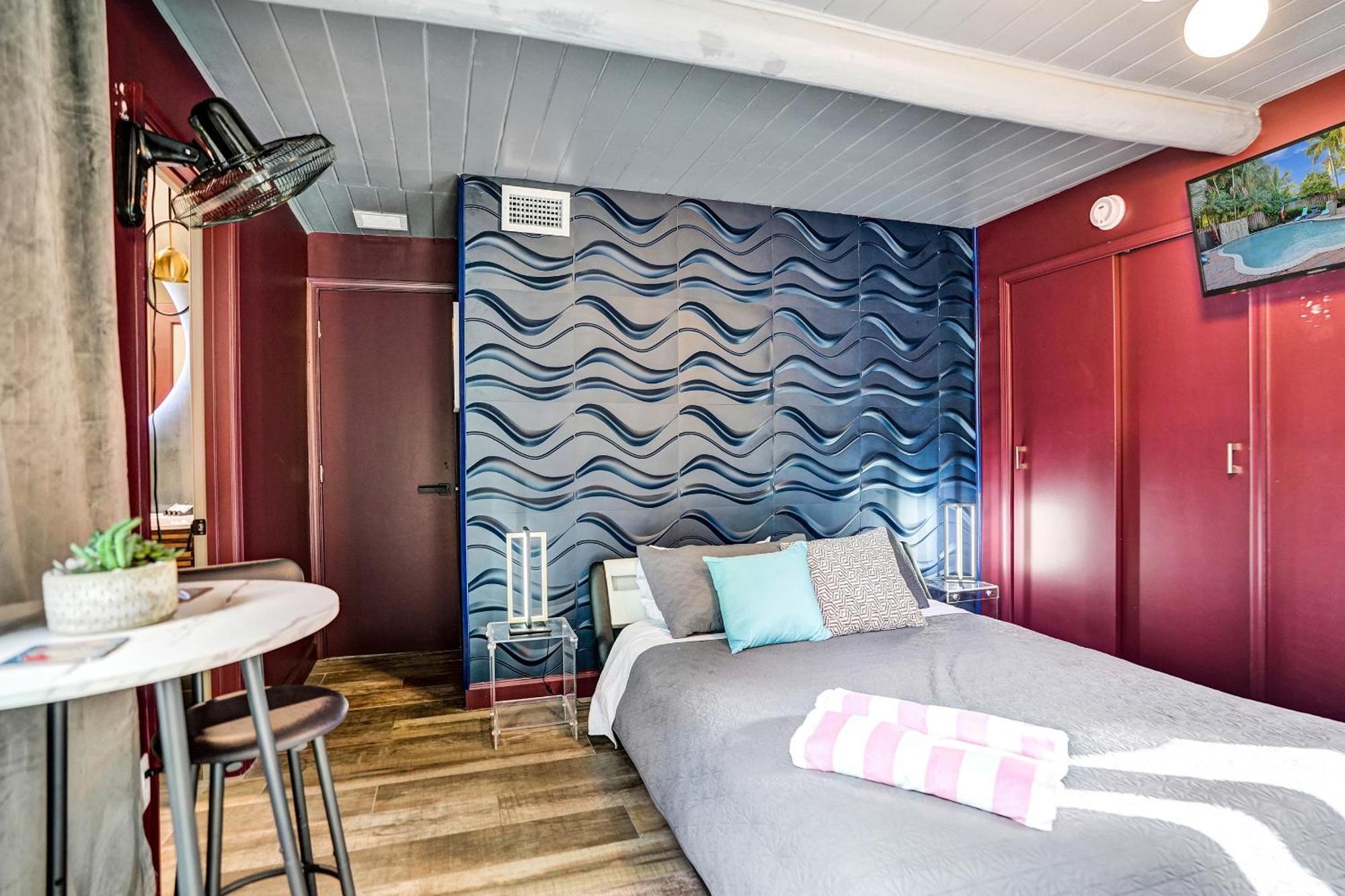 Kiki 3 - Men'S Clothing Optional Guest Houses Wilton Manors Экстерьер фото